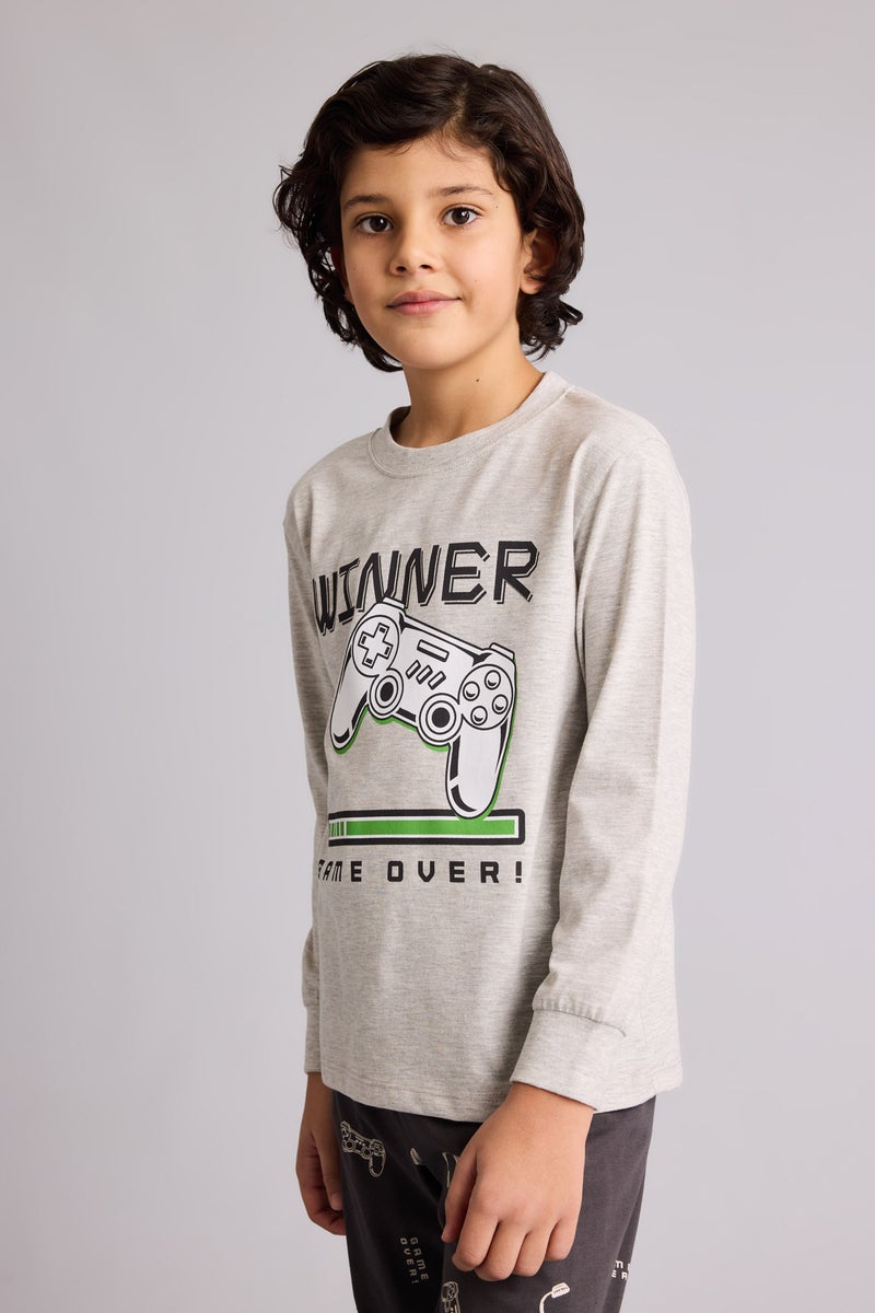 ديفاكتو طقم بيجاما ولادي قصة عادية - قطعتين - Image 3